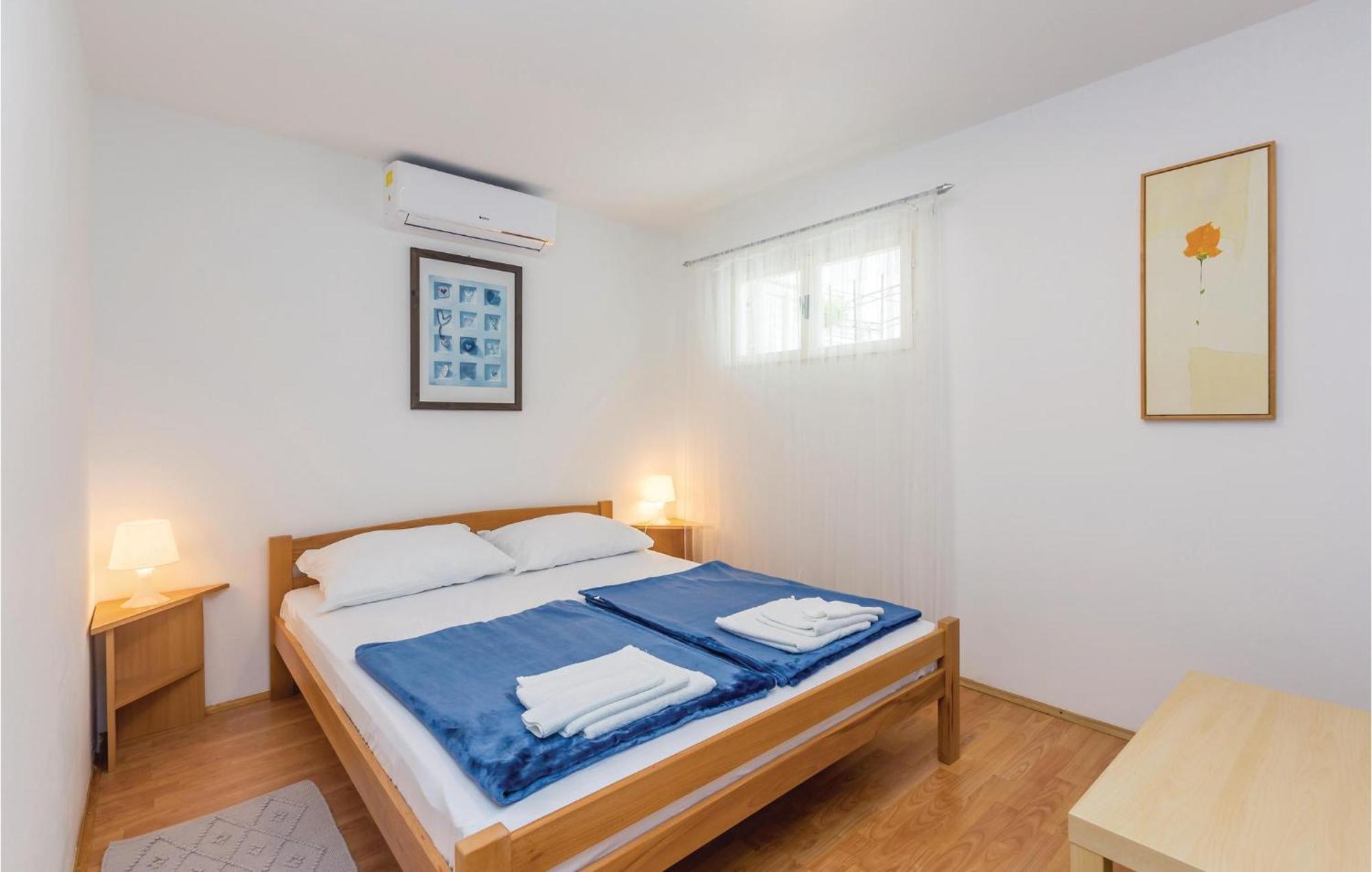 פונאנט Gorgeous Apartment In Krk With Wifi מראה חיצוני תמונה
