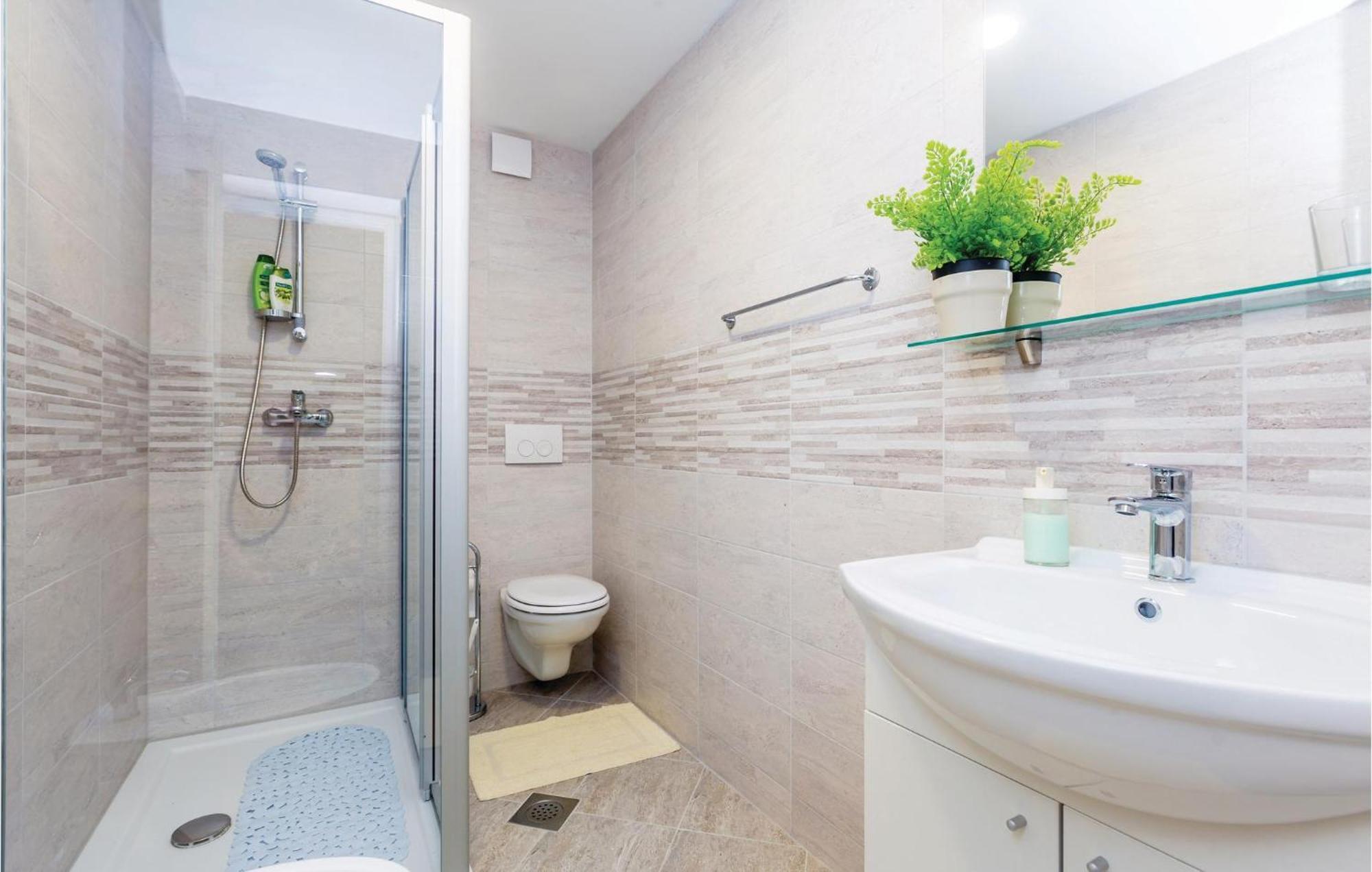 פונאנט Gorgeous Apartment In Krk With Wifi מראה חיצוני תמונה