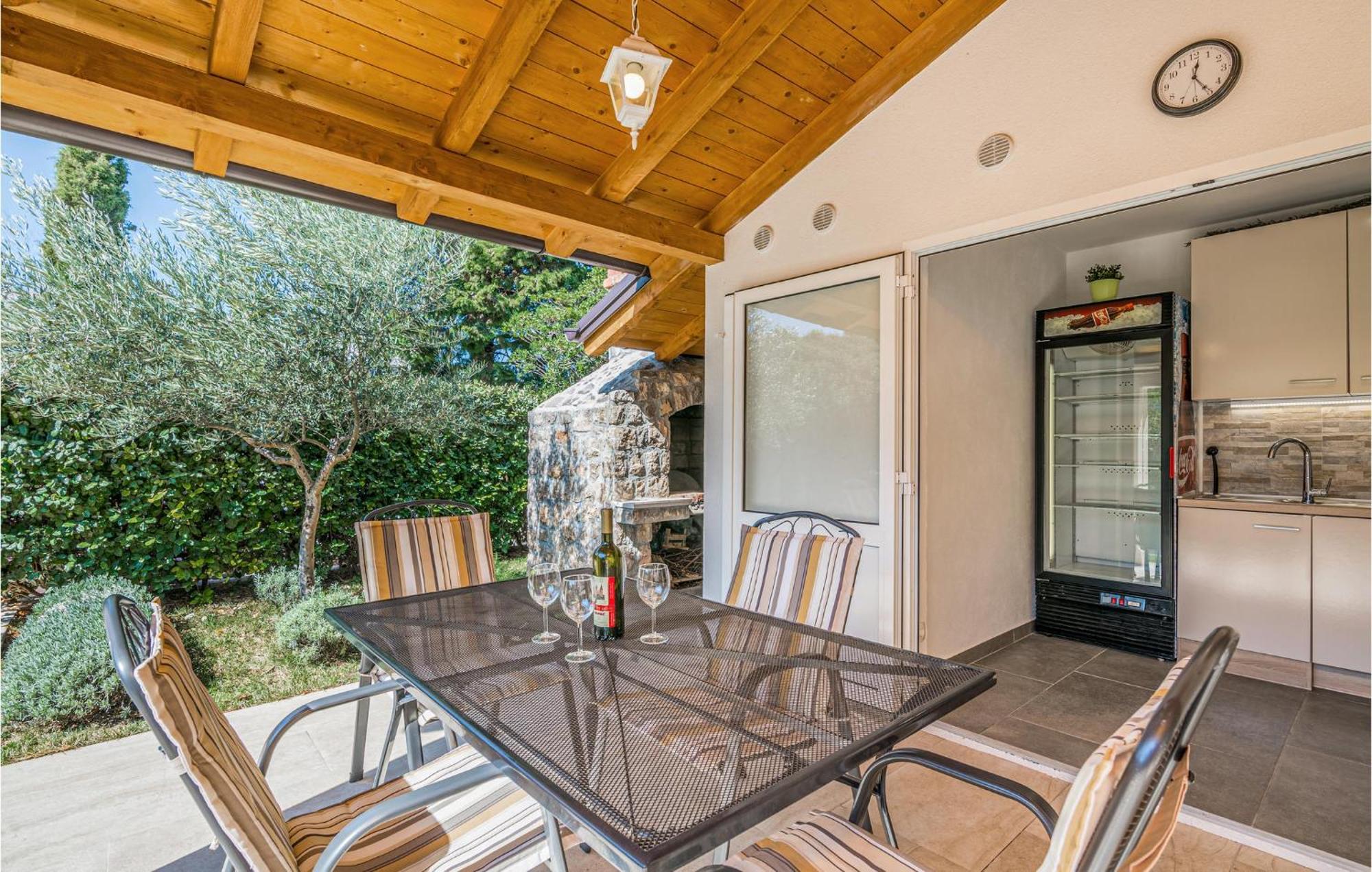 פונאנט Gorgeous Apartment In Krk With Wifi מראה חיצוני תמונה