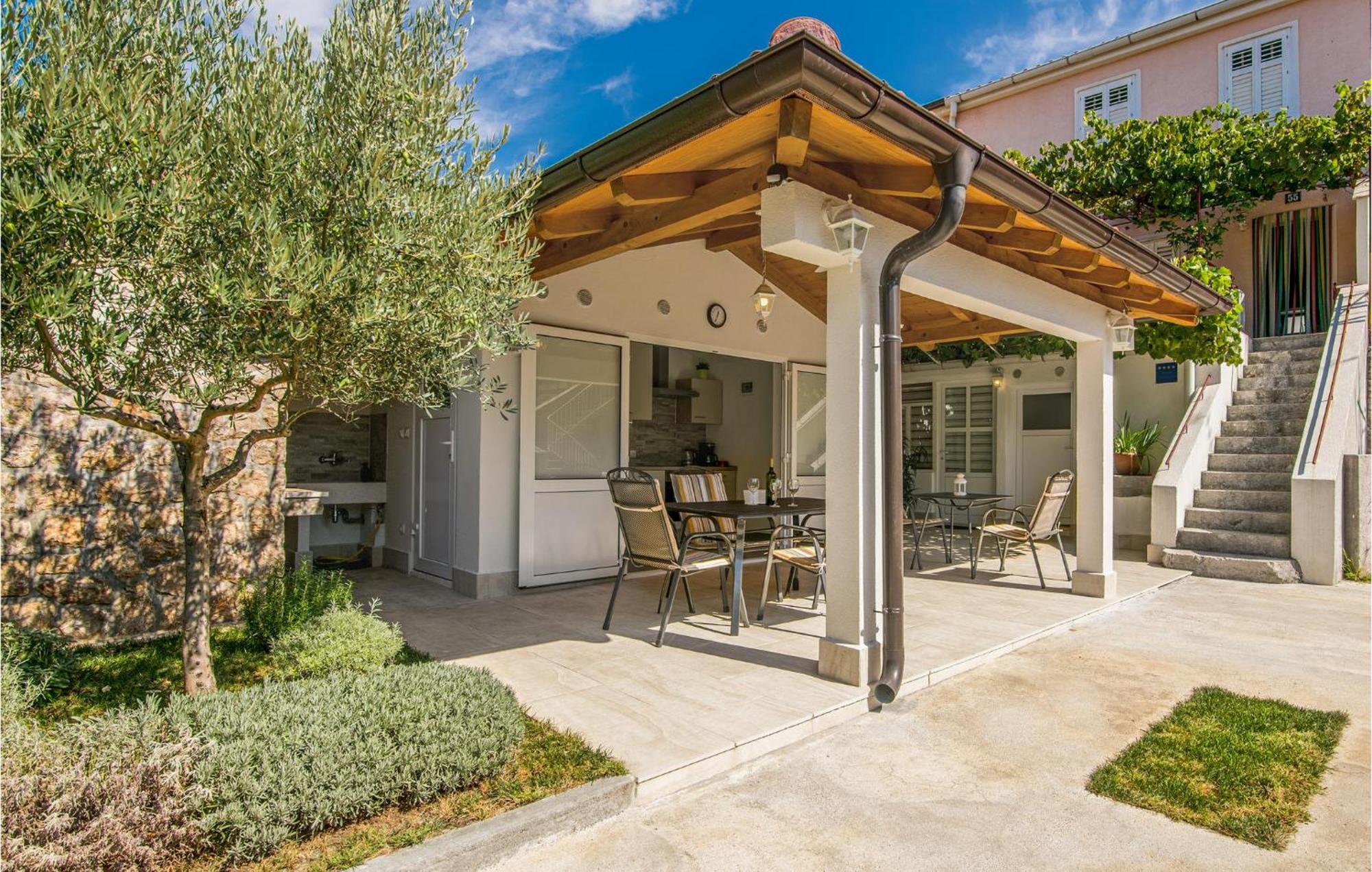 פונאנט Gorgeous Apartment In Krk With Wifi מראה חיצוני תמונה